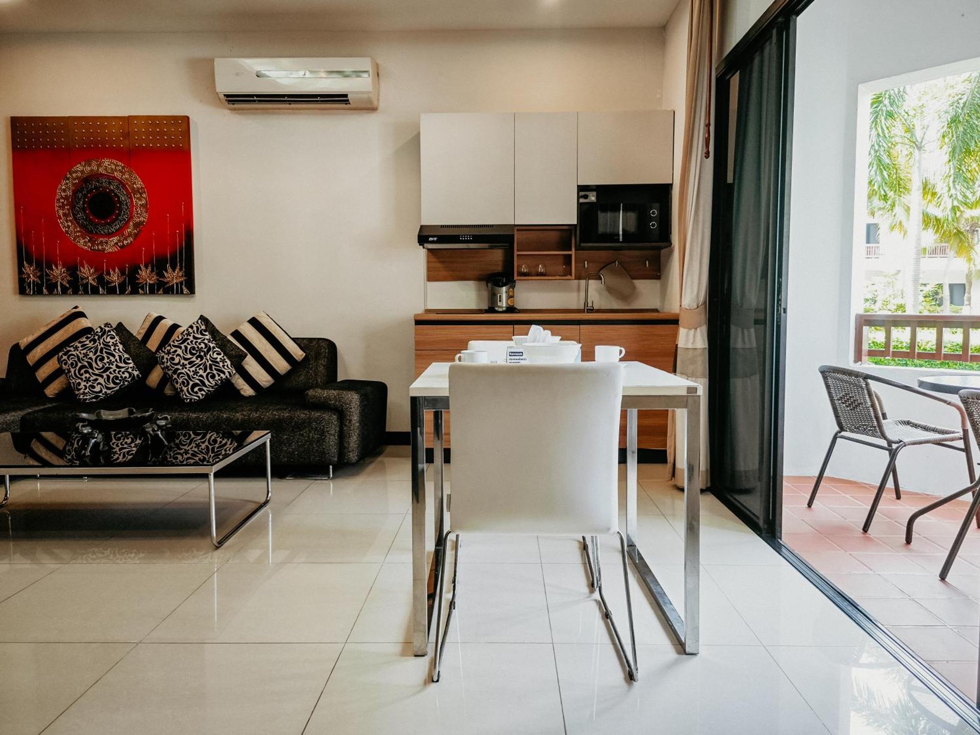 Rawai Grand House -Sha Plus Exterior photo